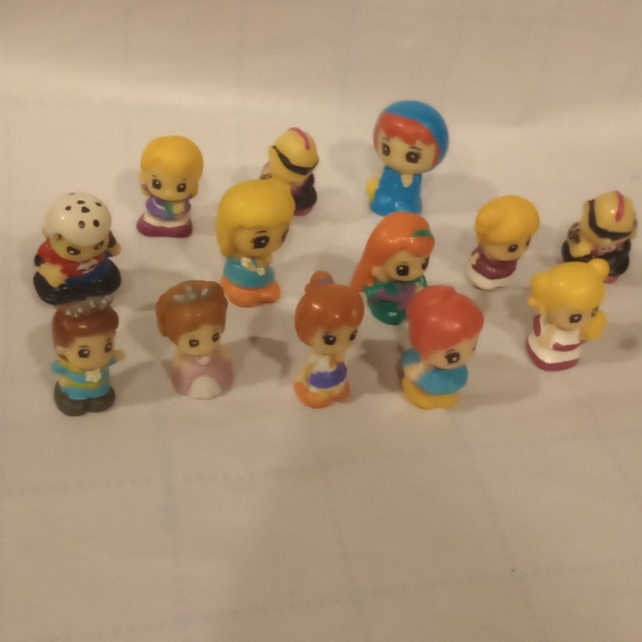 Squinkies Toy Shop Collection Lot Of 13 Micro Miniature Figures - Picture 3 of 3